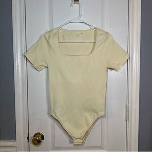 OQQ Beige Square Neck Short Sleeve Bodysuit Womens Size XL‎